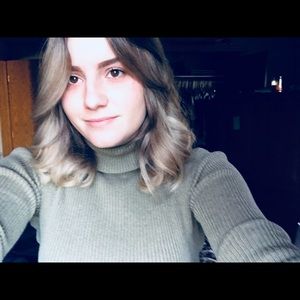 Meet your Posher, Olivia